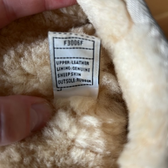 UGGS- vintage short Uggs (sand) - Picture 6 of 6